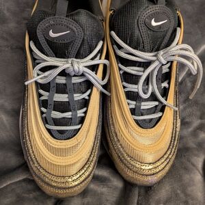 Nike Women's Black and Gold Athletic Shoes